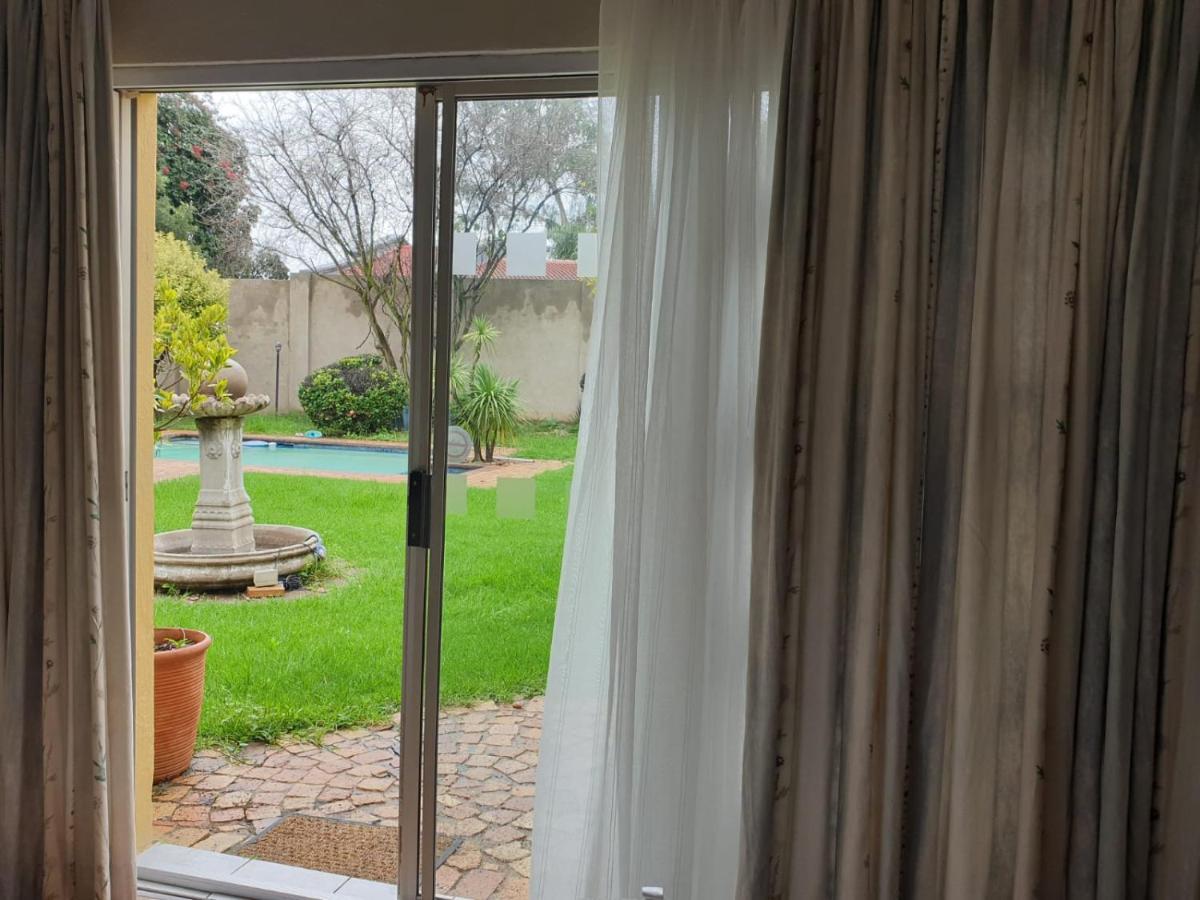 Matina Guest House جوهانسبورغ المظهر الخارجي الصورة