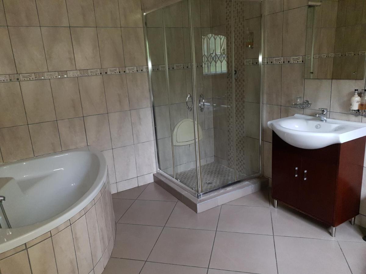Matina Guest House جوهانسبورغ المظهر الخارجي الصورة
